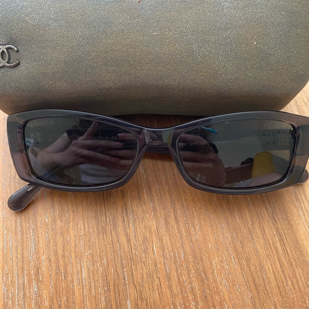 Vintage Chanel sunnies